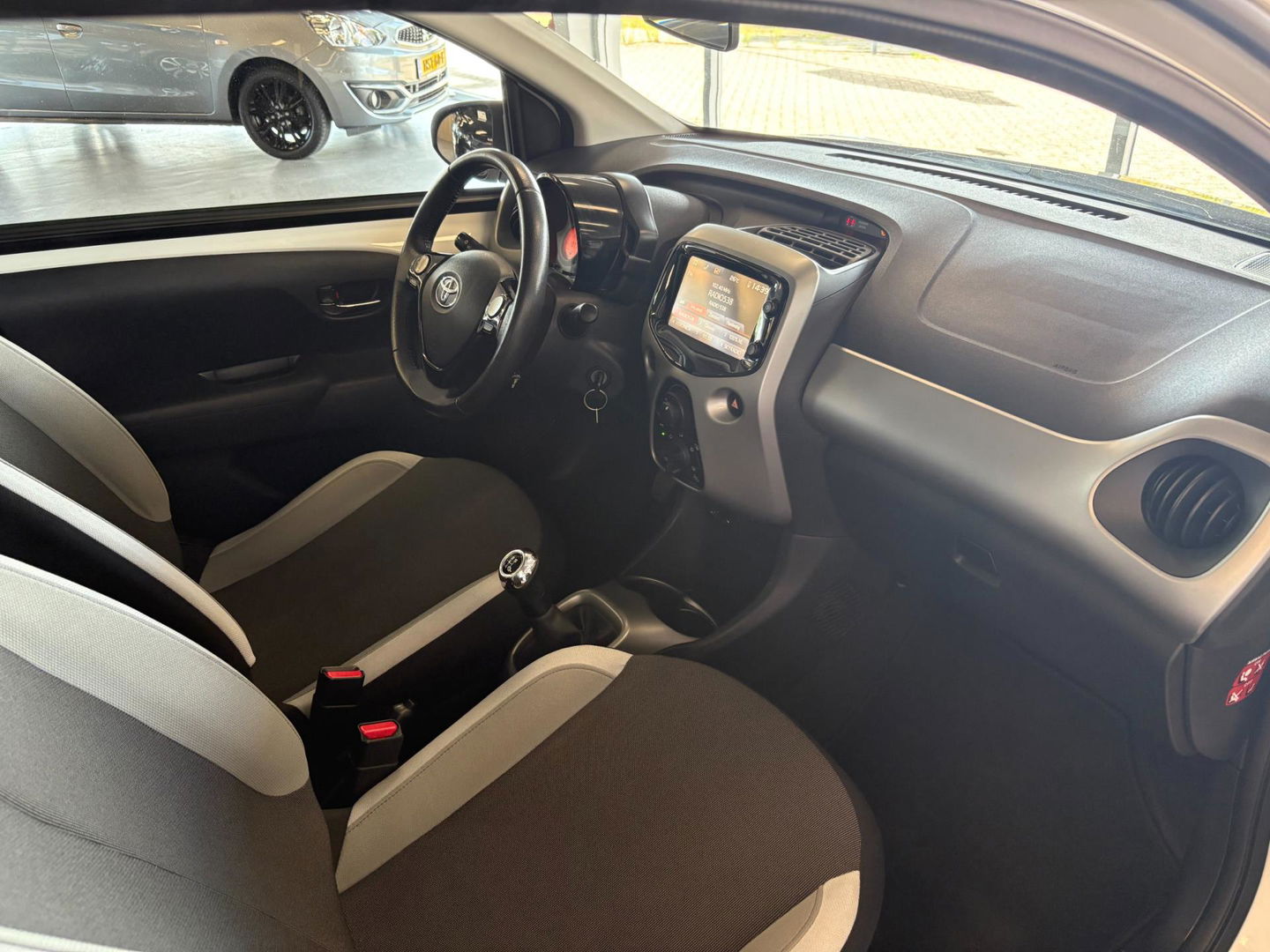 Toyota Aygo 1.0 VVT-i x-nav