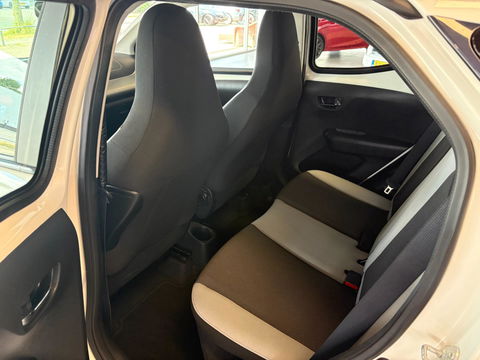 Toyota Aygo 1.0 VVT-i x-nav