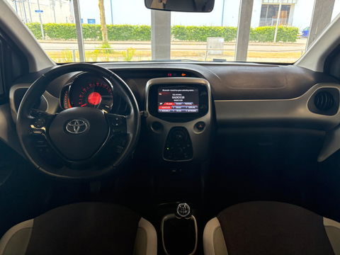Toyota Aygo 1.0 VVT-i x-nav