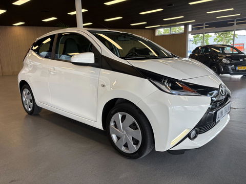 Toyota Aygo 1.0 VVT-i x-nav