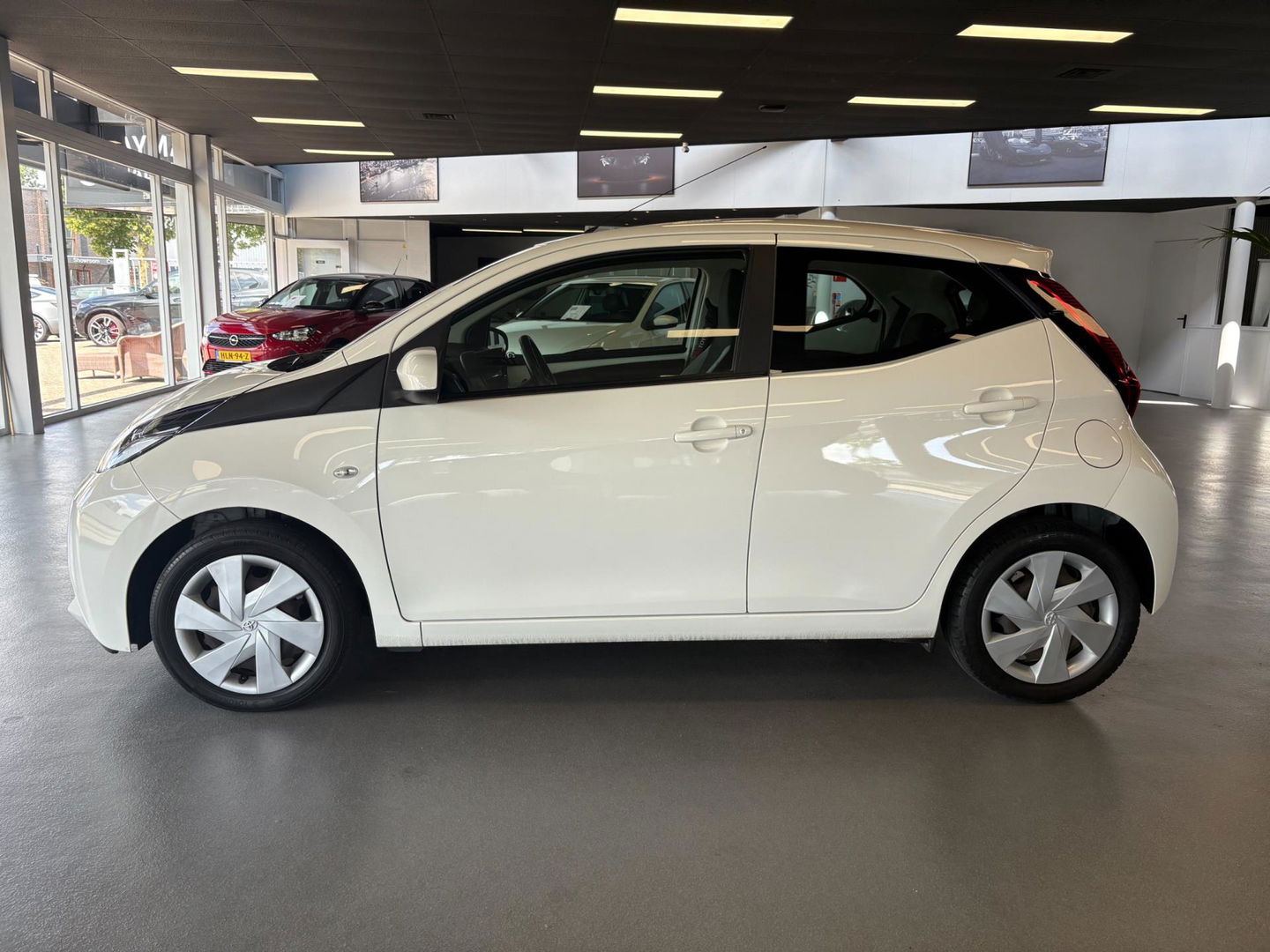Toyota Aygo 1.0 VVT-i x-nav