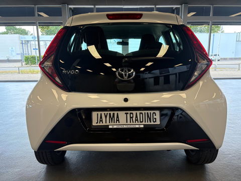 Toyota Aygo 1.0 VVT-i x-nav