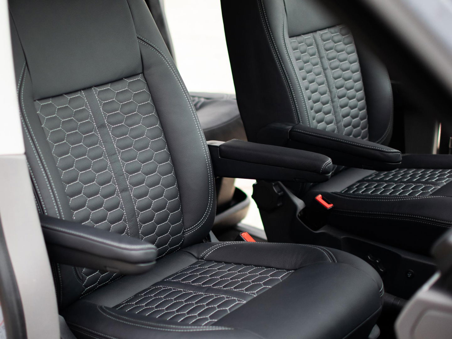 Volkswagen Transporter 2.0 TDI L2H1 Bulli DC Dubbel cabine | Standkachel | Digital Cockpit | 2x Schuifdeur |LED |