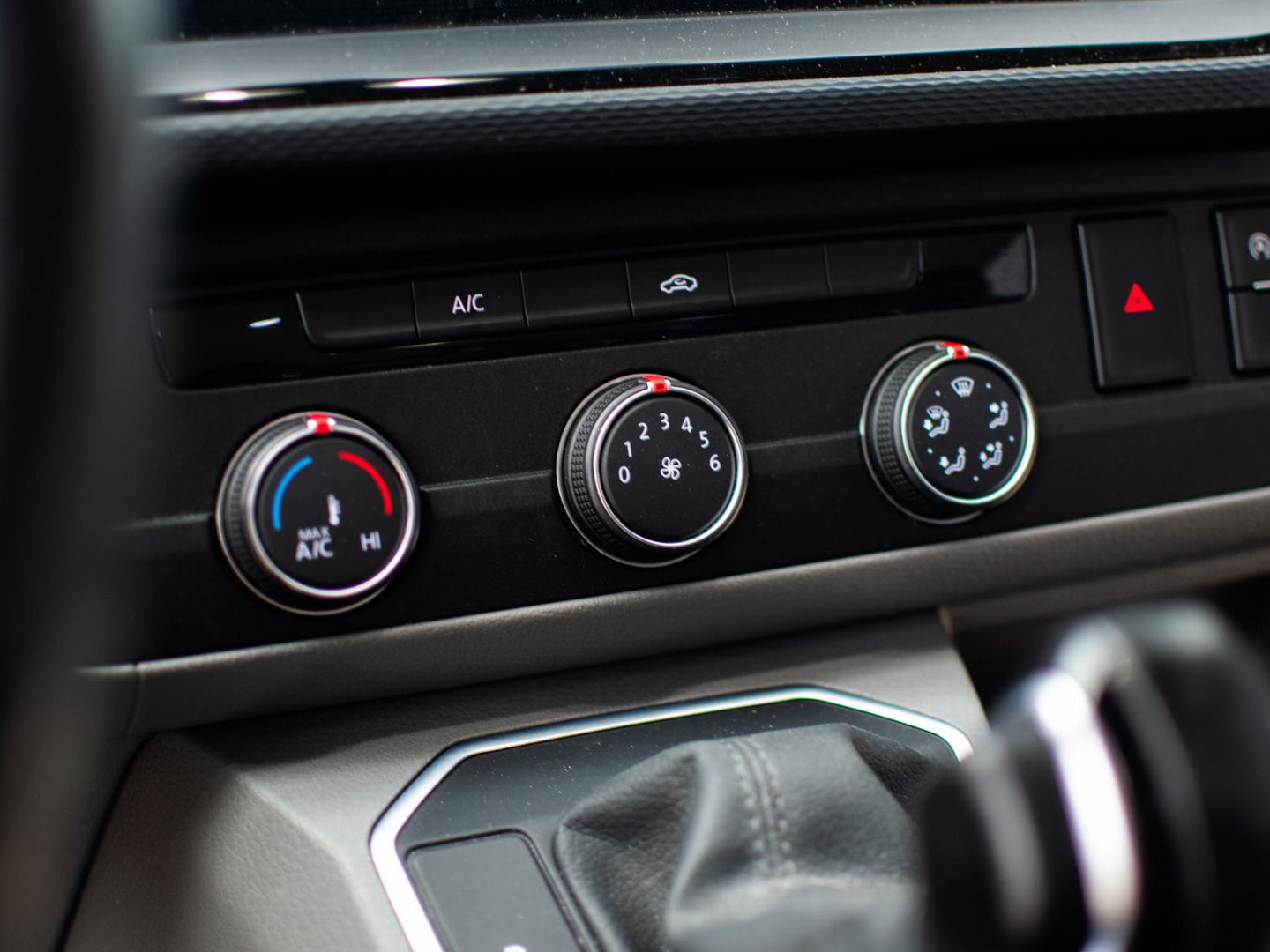 Volkswagen Transporter 2.0 TDI L2H1 Bulli DC Dubbel cabine | Standkachel | Digital Cockpit | 2x Schuifdeur |LED |