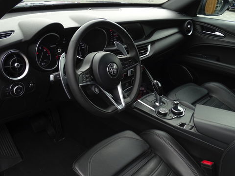 Alfa Romeo Stelvio 2.0 T 281PK AWD automaat Special Ed. Q4 / LED / 2018