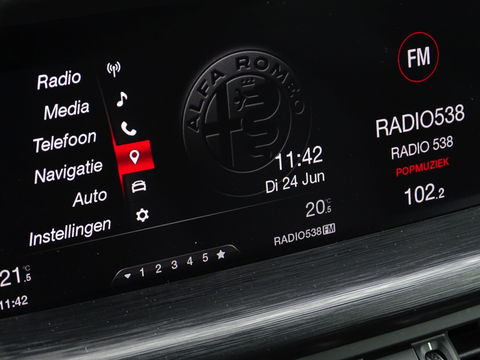Alfa Romeo Stelvio 2.0 T 281PK AWD automaat Special Ed. Q4 / LED / 2018