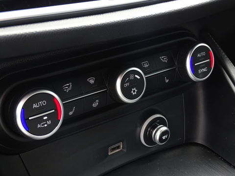 Alfa Romeo Stelvio 2.0 T 281PK AWD automaat Special Ed. Q4 / LED / 2018