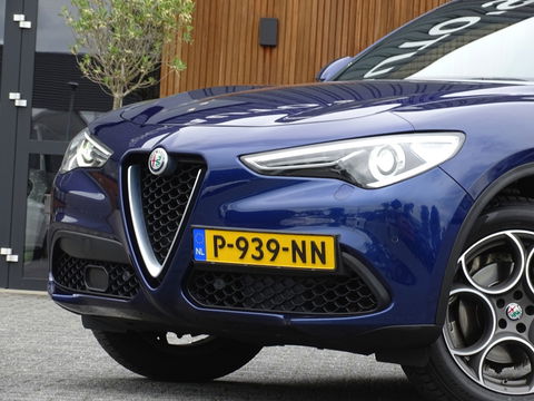 Alfa Romeo Stelvio 2.0 T 281PK AWD automaat Special Ed. Q4 / LED / 2018