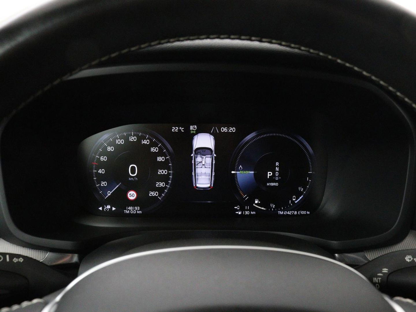 Volvo V60 2.0 T8 Recharge AWD R-Design | Trekhaak | Stoelverwarming | Camera | Harman/Kardon | Adaptive cruise | Memory | Carplay | Navigatie | 19'' lichtmetalen velgen