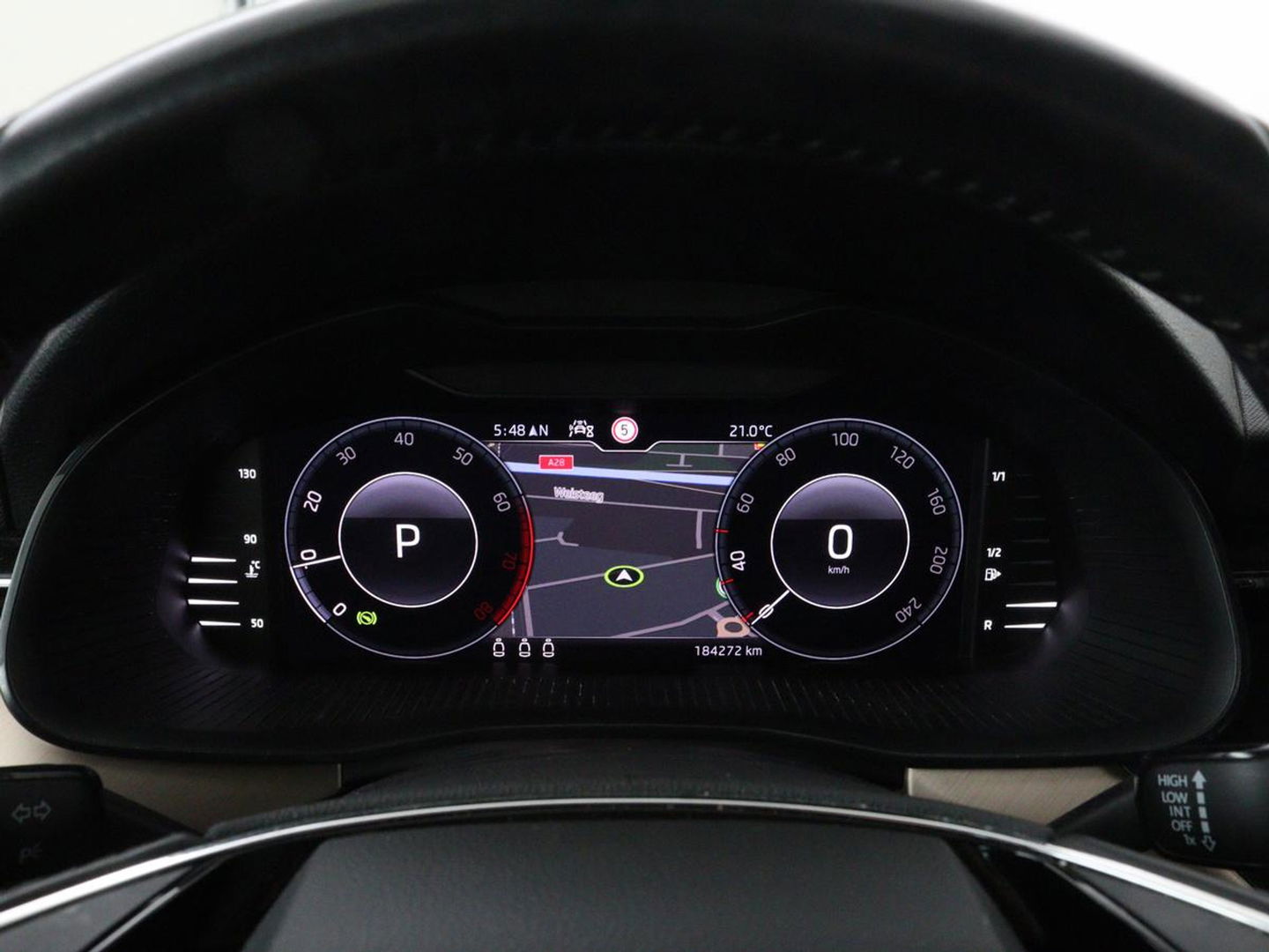 Škoda Kamiq 1.5 TSI Business Edtion | Stoelverwarming | Camera | Trekhaak | Carplay | Keyless | Full LED | Virtual Cockpit | Navigatie | Climate control | Parkeerhulp | Cruise control