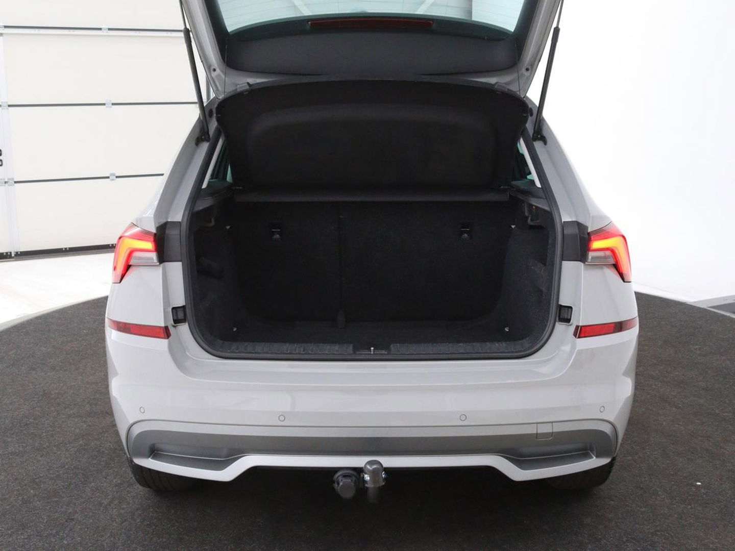 Škoda Kamiq 1.5 TSI Business Edtion | Stoelverwarming | Camera | Trekhaak | Carplay | Keyless | Full LED | Virtual Cockpit | Navigatie | Climate control | Parkeerhulp | Cruise control