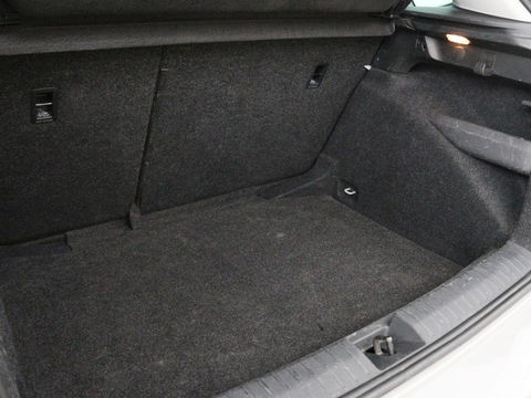 Škoda Kamiq 1.5 TSI Business Edtion | Stoelverwarming | Camera | Trekhaak | Carplay | Keyless | Full LED | Virtual Cockpit | Navigatie | Climate control | Parkeerhulp | Cruise control