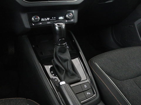 Škoda Kamiq 1.5 TSI Business Edtion | Stoelverwarming | Camera | Trekhaak | Carplay | Keyless | Full LED | Virtual Cockpit | Navigatie | Climate control | Parkeerhulp | Cruise control