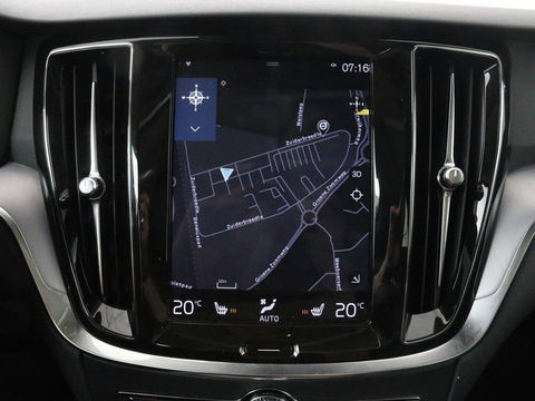 Volvo V60 2.0 D4 Momentum | 1e eigenaar | Panoramadak | Leder | Trekhaak | Stoelverwarming | Carplay | Navigatie | Full LED