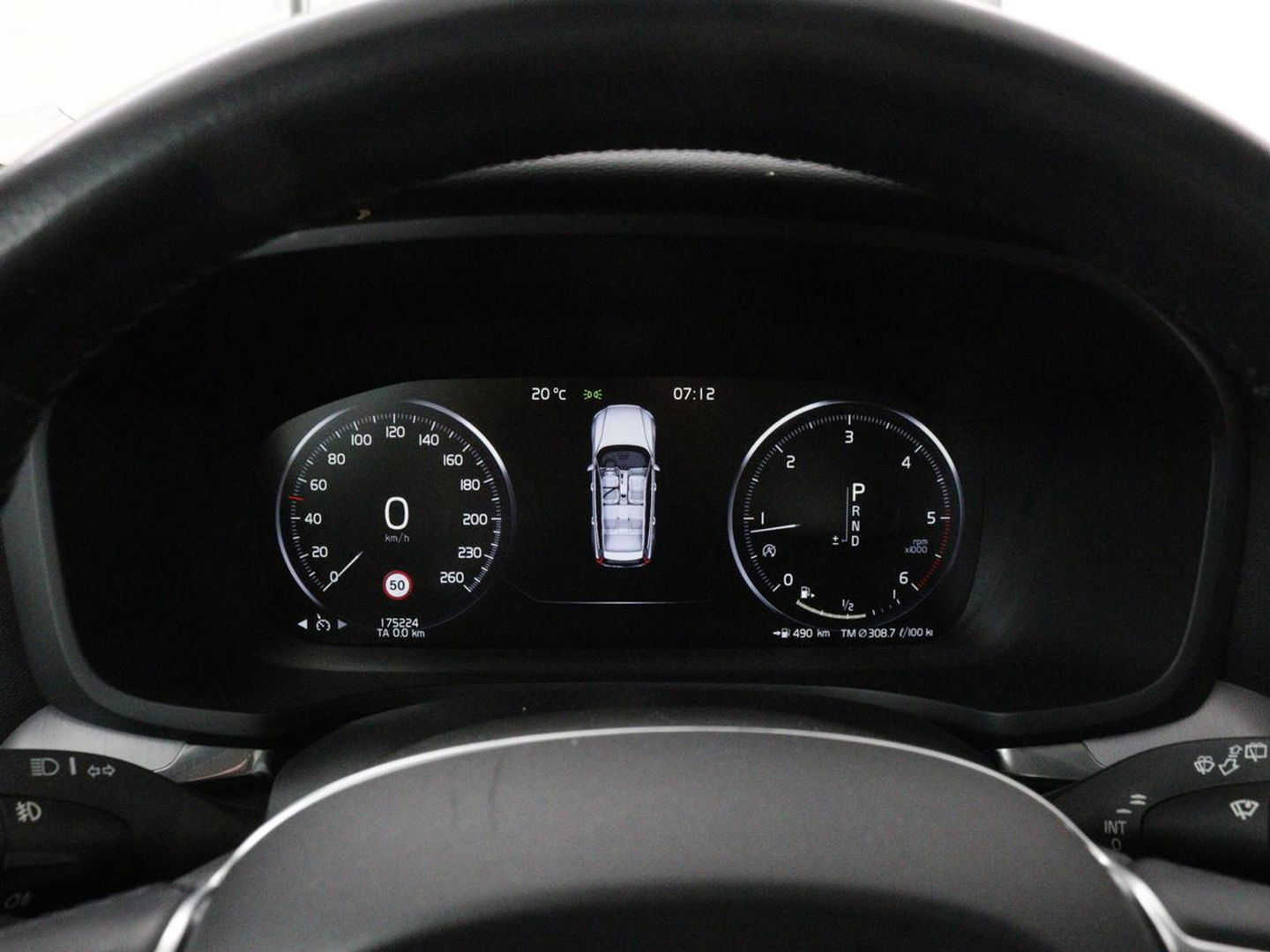 Volvo V60 2.0 D4 Momentum | 1e eigenaar | Panoramadak | Leder | Trekhaak | Stoelverwarming | Carplay | Navigatie | Full LED