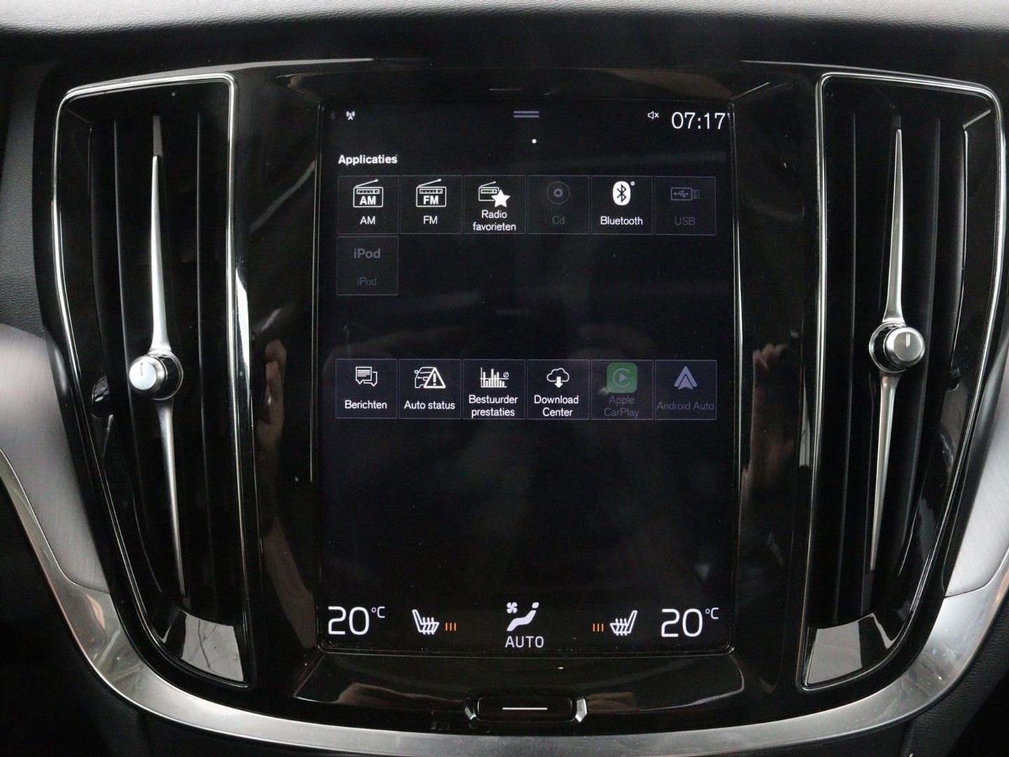Volvo V60 2.0 D4 Momentum | 1e eigenaar | Panoramadak | Leder | Trekhaak | Stoelverwarming | Carplay | Navigatie | Full LED