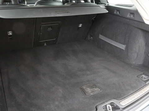 Volvo V60 2.0 D4 Momentum | 1e eigenaar | Panoramadak | Leder | Trekhaak | Stoelverwarming | Carplay | Navigatie | Full LED