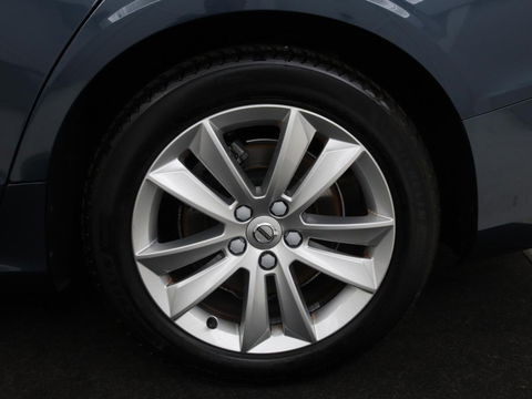 Volvo V60 2.0 D4 Momentum | 1e eigenaar | Panoramadak | Leder | Trekhaak | Stoelverwarming | Carplay | Navigatie | Full LED