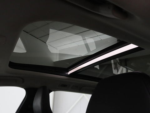 Volvo V60 2.0 D4 Momentum | 1e eigenaar | Panoramadak | Leder | Trekhaak | Stoelverwarming | Carplay | Navigatie | Full LED