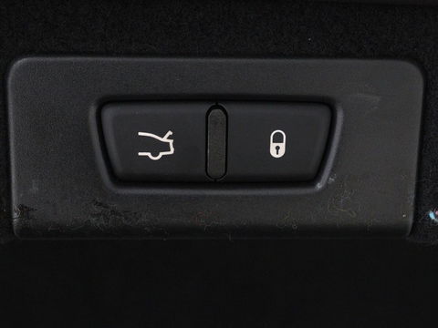 Maserati Quattroporte 3.0 D | Origineel NL | Schuifdak | Stoelventilatie | Leder | Camera | Navigatie | Xenon | Achterbankverwarming | Bluetooth