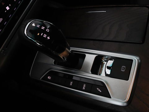 Maserati Quattroporte 3.0 D | Origineel NL | Schuifdak | Stoelventilatie | Leder | Camera | Navigatie | Xenon | Achterbankverwarming | Bluetooth