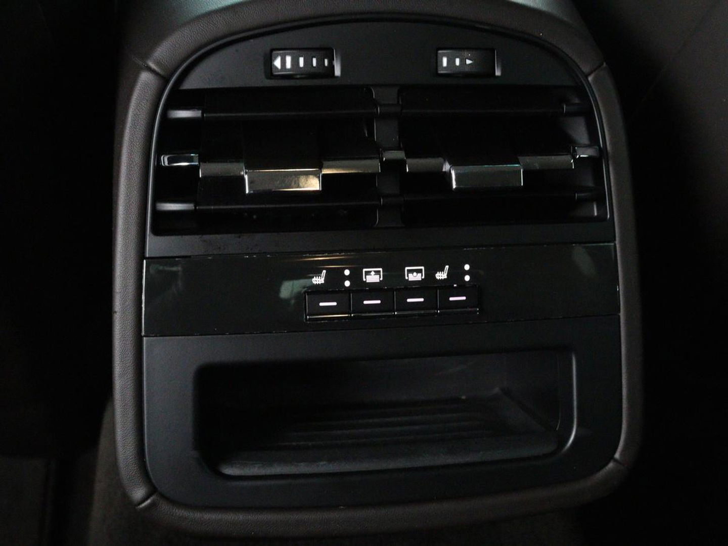 Maserati Quattroporte 3.0 D | Origineel NL | Schuifdak | Stoelventilatie | Leder | Camera | Navigatie | Xenon | Achterbankverwarming | Bluetooth