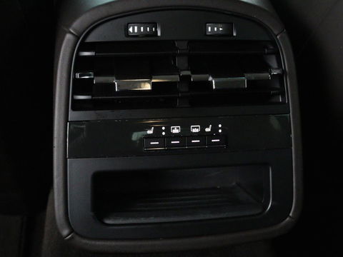 Maserati Quattroporte 3.0 D | Origineel NL | Schuifdak | Stoelventilatie | Leder | Camera | Navigatie | Xenon | Achterbankverwarming | Bluetooth