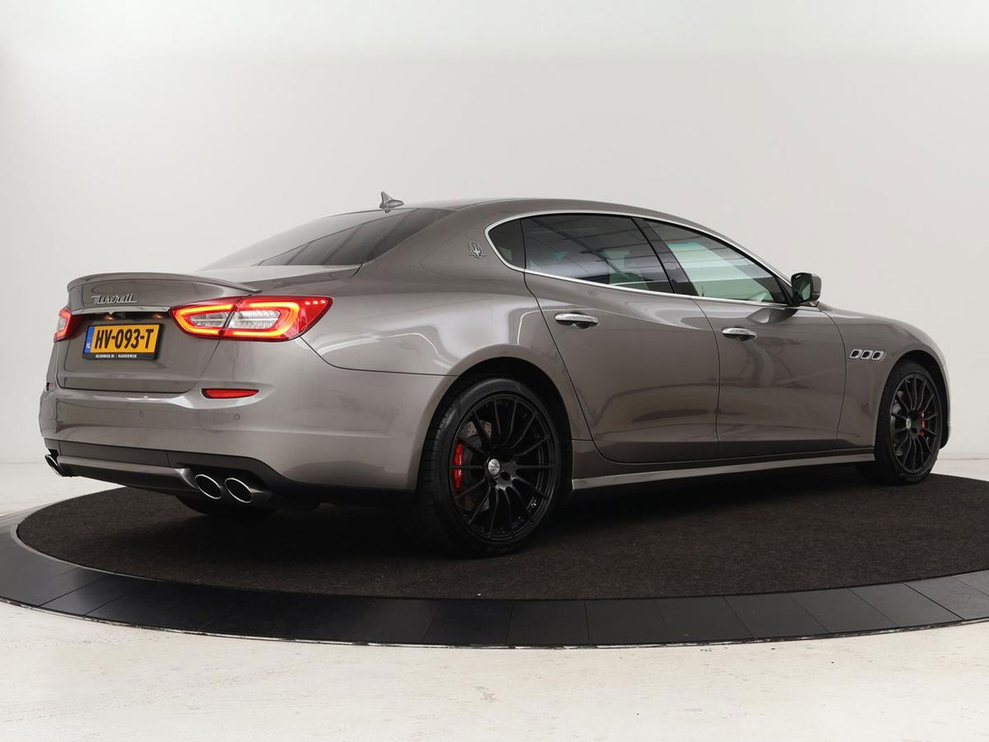 Maserati Quattroporte 3.0 D | Origineel NL | Schuifdak | Stoelventilatie | Leder | Camera | Navigatie | Xenon | Achterbankverwarming | Bluetooth