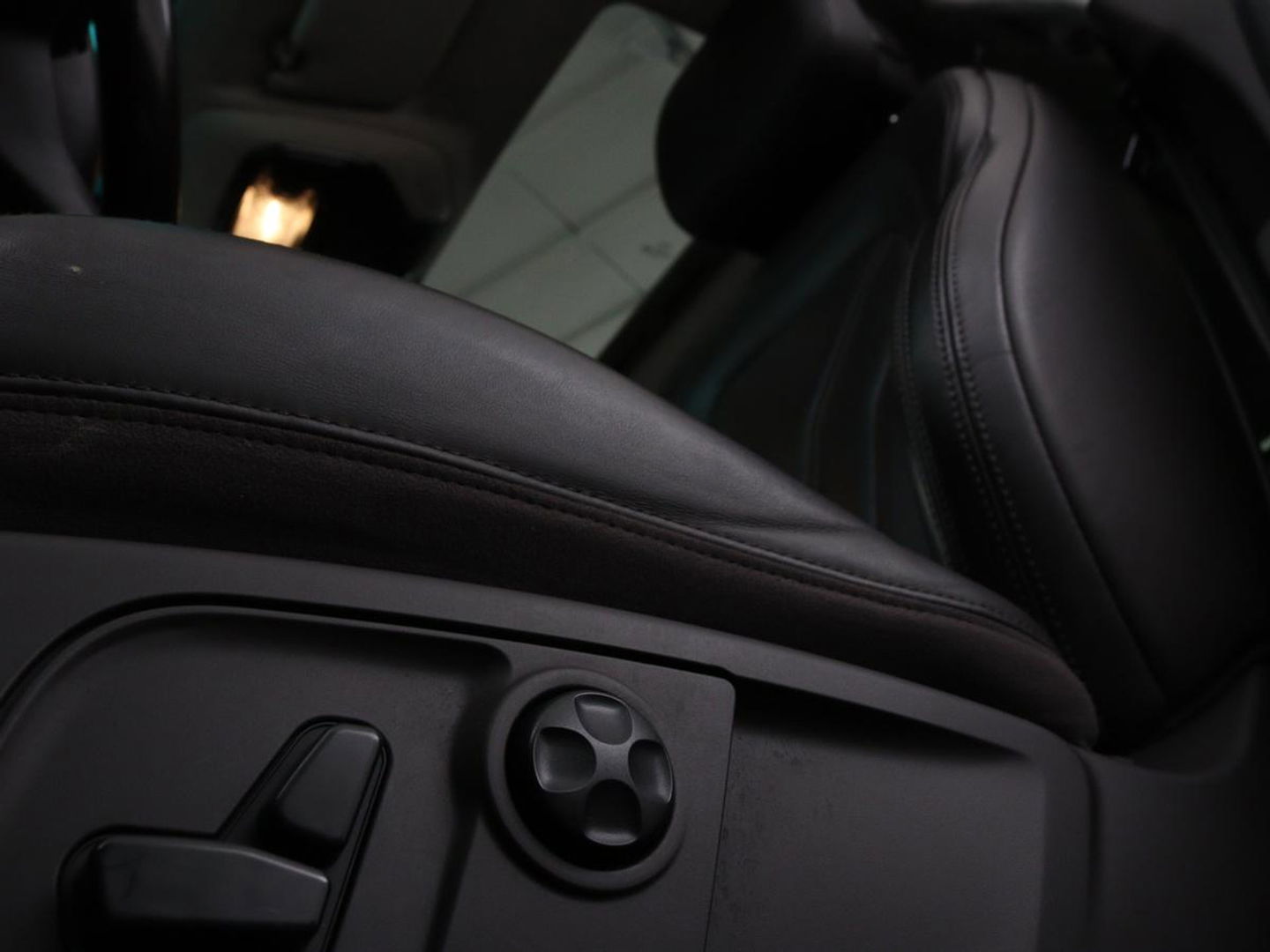 Maserati Quattroporte 3.0 D | Origineel NL | Schuifdak | Stoelventilatie | Leder | Camera | Navigatie | Xenon | Achterbankverwarming | Bluetooth