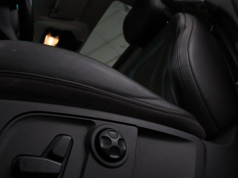 Maserati Quattroporte 3.0 D | Origineel NL | Schuifdak | Stoelventilatie | Leder | Camera | Navigatie | Xenon | Achterbankverwarming | Bluetooth