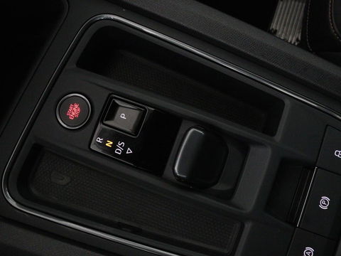 CUPRA Leon 1.4 e-Hybrid | Carplay | Stuurverwarming | Navigatie | Sfeerverlichting | Full LED | Keyless | Sportstoelen | Parkeerhulp | PHEV