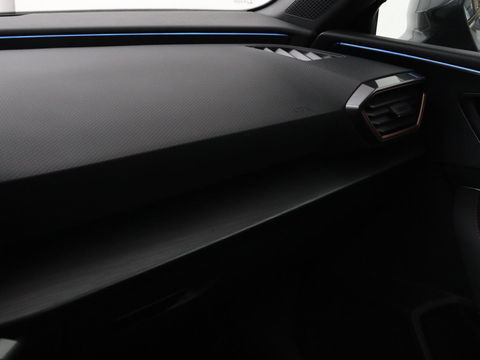 CUPRA Leon 1.4 e-Hybrid | Carplay | Stuurverwarming | Navigatie | Sfeerverlichting | Full LED | Keyless | Sportstoelen | Parkeerhulp | PHEV