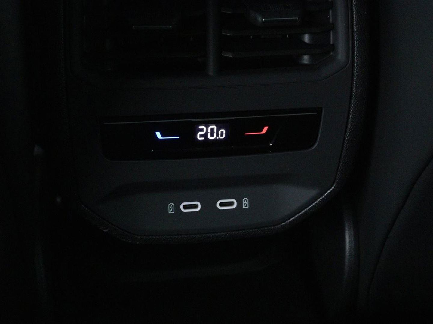 CUPRA Leon 1.4 e-Hybrid | Carplay | Stuurverwarming | Navigatie | Sfeerverlichting | Full LED | Keyless | Sportstoelen | Parkeerhulp | PHEV