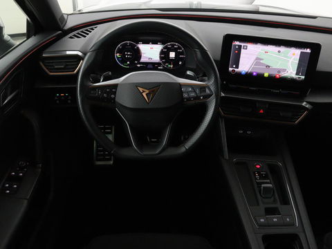 CUPRA Leon 1.4 e-Hybrid | Carplay | Stuurverwarming | Navigatie | Sfeerverlichting | Full LED | Keyless | Sportstoelen | Parkeerhulp | PHEV