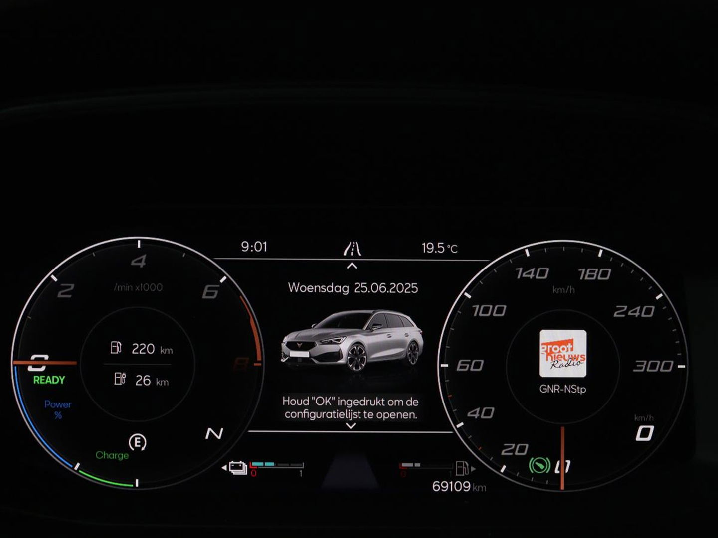 CUPRA Leon 1.4 e-Hybrid | Carplay | Stuurverwarming | Navigatie | Sfeerverlichting | Full LED | Keyless | Sportstoelen | Parkeerhulp | PHEV