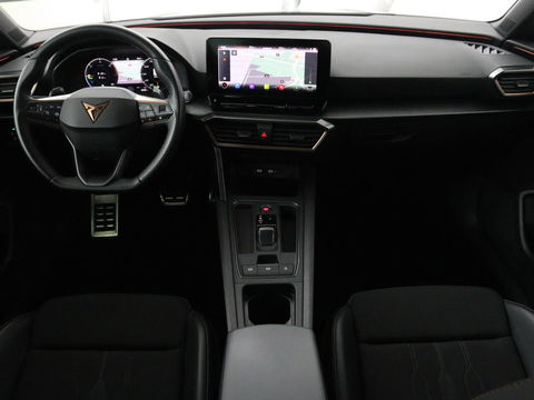CUPRA Leon 1.4 e-Hybrid | Carplay | Stuurverwarming | Navigatie | Sfeerverlichting | Full LED | Keyless | Sportstoelen | Parkeerhulp | PHEV