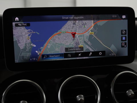 Mercedes-Benz GLC 200 Business Solution Limited | Panoramadak | Leder | Stoelverwarming | Adaptive cruise | Trekhaak | Camera | Carplay