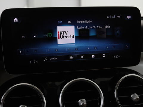 Mercedes-Benz GLC 200 Business Solution Limited | Panoramadak | Leder | Stoelverwarming | Adaptive cruise | Trekhaak | Camera | Carplay
