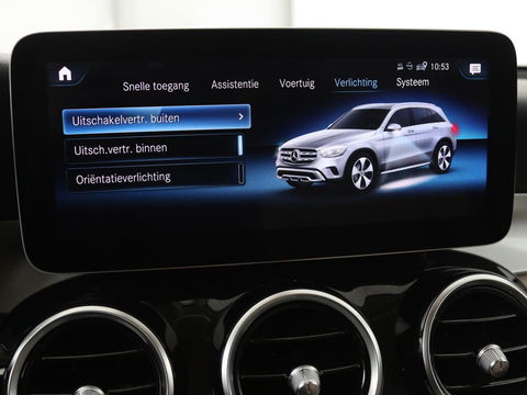 Mercedes-Benz GLC 200 Business Solution Limited | Panoramadak | Leder | Stoelverwarming | Adaptive cruise | Trekhaak | Camera | Carplay