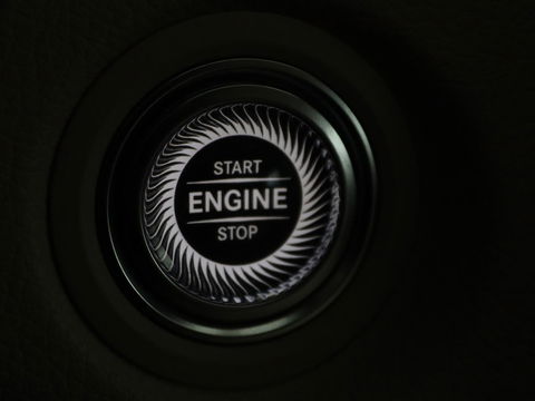Mercedes-Benz GLC 200 Business Solution Limited | Panoramadak | Leder | Stoelverwarming | Adaptive cruise | Trekhaak | Camera | Carplay