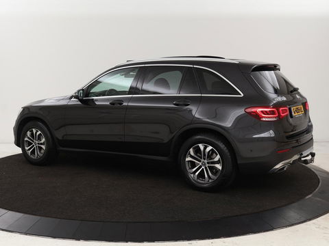Mercedes-Benz GLC 200 Business Solution Limited | Panoramadak | Leder | Stoelverwarming | Adaptive cruise | Trekhaak | Camera | Carplay