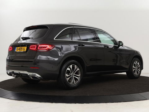 Mercedes-Benz GLC 200 Business Solution Limited | Panoramadak | Leder | Stoelverwarming | Adaptive cruise | Trekhaak | Camera | Carplay