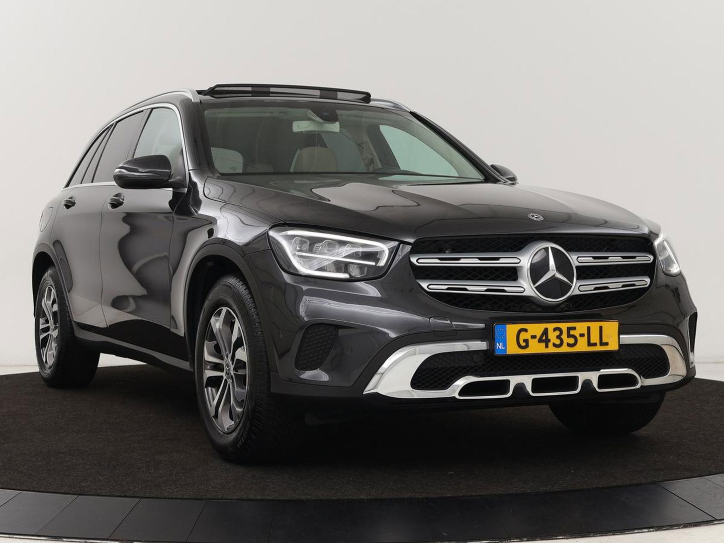 Mercedes-Benz GLC 200 Business Solution Limited | Panoramadak | Leder | Stoelverwarming | Adaptive cruise | Trekhaak | Camera | Carplay
