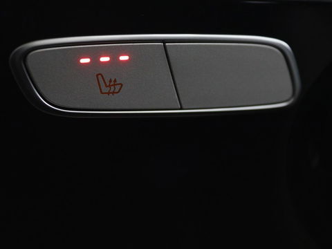Mercedes-Benz GLC 200 Business Solution Limited | Panoramadak | Leder | Stoelverwarming | Adaptive cruise | Trekhaak | Camera | Carplay