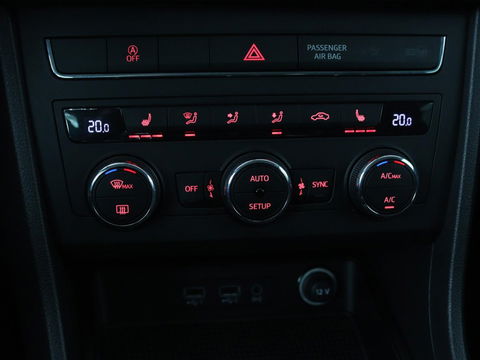 SEAT Ateca 1.4 TSI Style | Trekhaak | Stoelverwarming | Carplay | Parkeerhulp | Climate control | Cruise control | Bluetooth