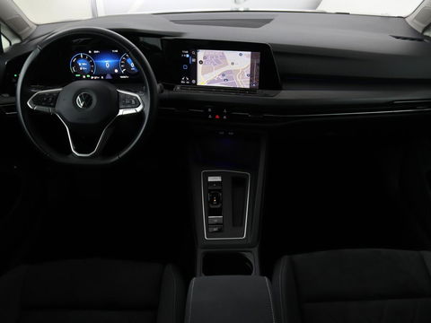 Volkswagen Golf 1.4 TSI e-Hybrid Style | Stoel & stuurverwarming | Massage | Adaptive cruise | Carplay | Memory | Navigatie | Sfeerverlichting