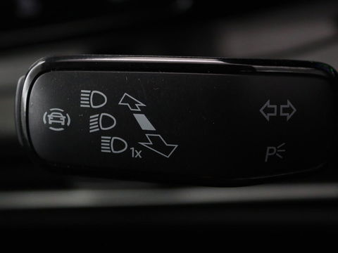 Volkswagen Golf 1.4 TSI e-Hybrid Style | Stoel & stuurverwarming | Massage | Adaptive cruise | Carplay | Memory | Navigatie | Sfeerverlichting