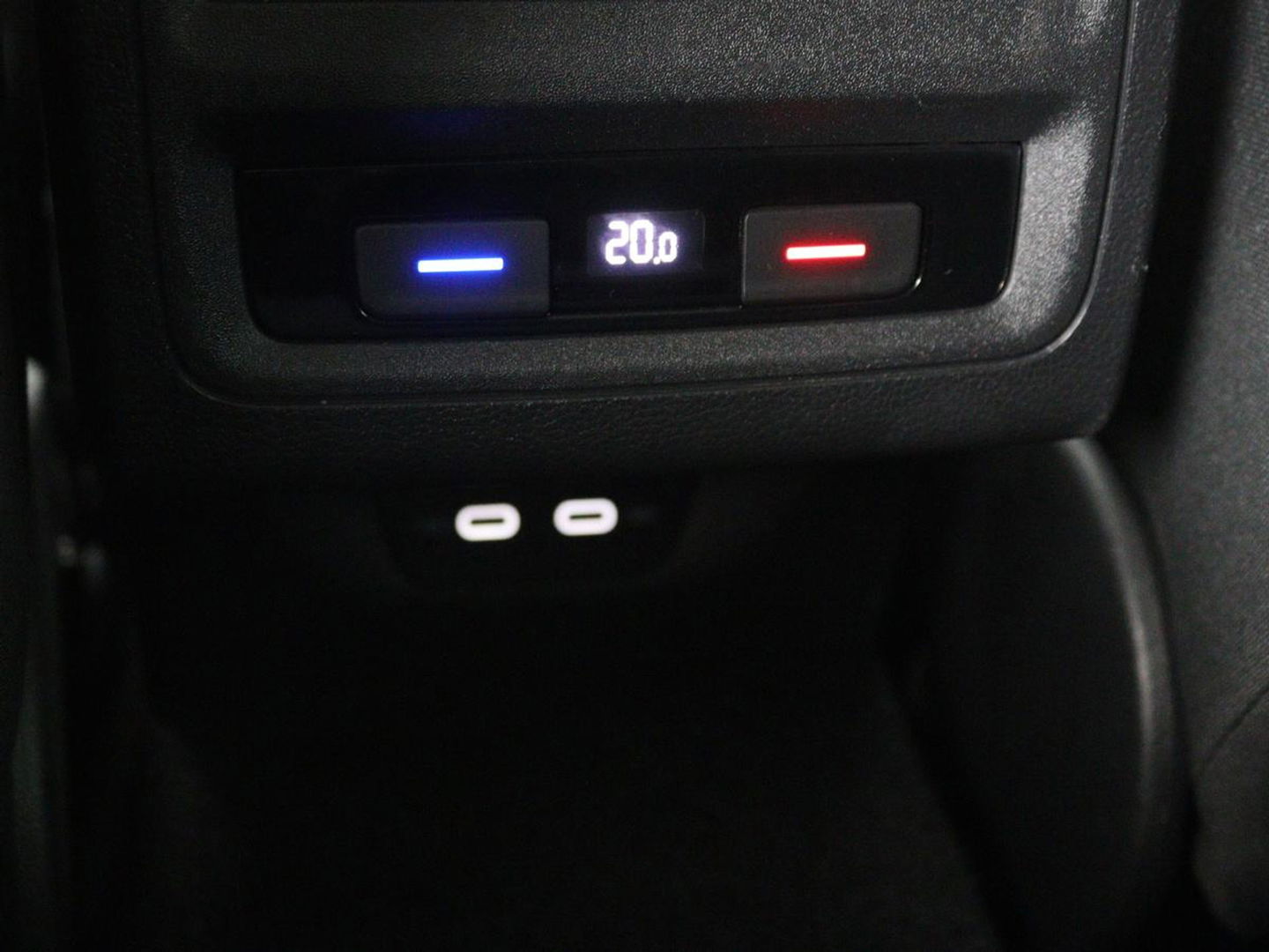 Volkswagen Golf 1.4 TSI e-Hybrid Style | Stoel & stuurverwarming | Massage | Adaptive cruise | Carplay | Memory | Navigatie | Sfeerverlichting