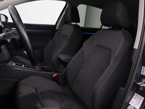 Volkswagen Golf 1.4 TSI e-Hybrid Style | Stoel & stuurverwarming | Massage | Adaptive cruise | Carplay | Memory | Navigatie | Sfeerverlichting