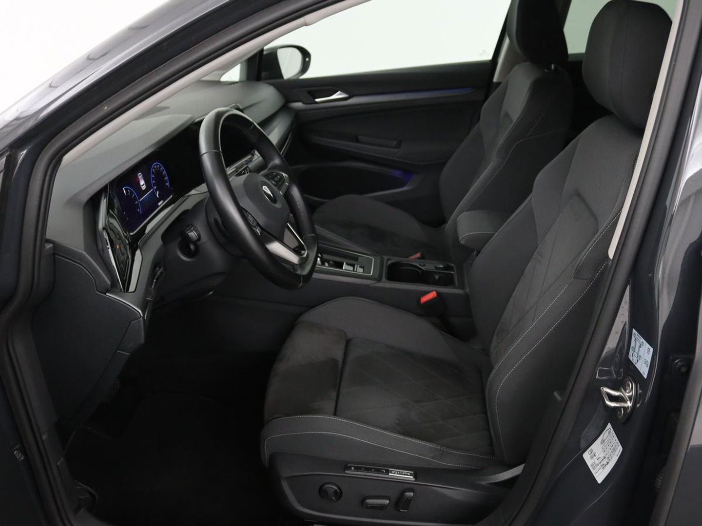 Volkswagen Golf 1.4 TSI e-Hybrid Style | Stoel & stuurverwarming | Massage | Adaptive cruise | Carplay | Memory | Navigatie | Sfeerverlichting